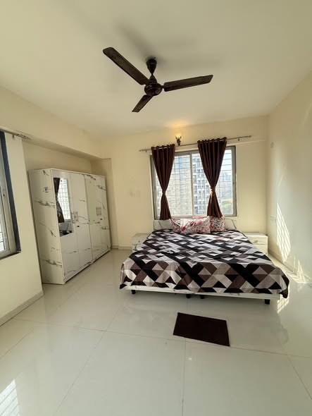  flat for rent in Wakad Pune — no brokerage owner direct
