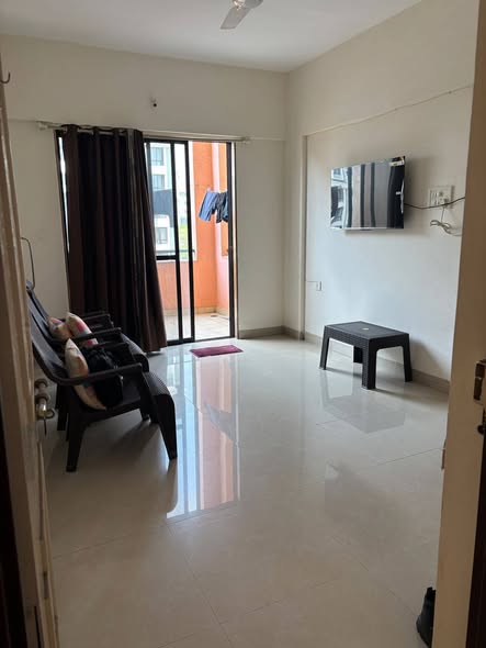 1 BHK flat for rent in Magarpatta Pune — no brokerage owner direct