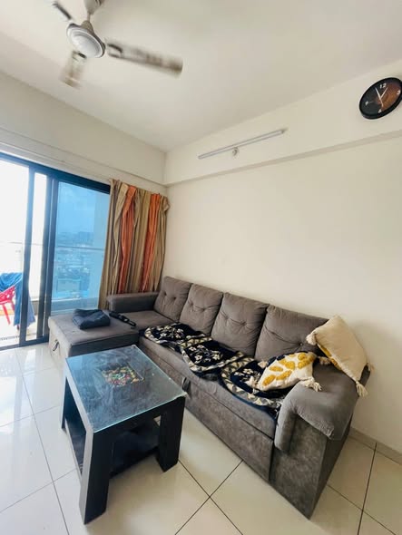 1 BHK flat for rent in Kharadi Pune — no brokerage owner direct